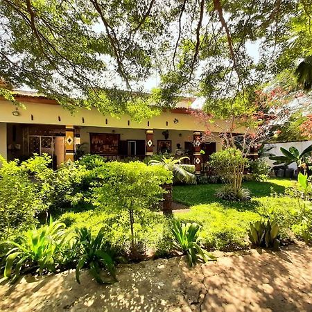 Casa Hotel Sinkiling Gambia Serrekunda Buitenkant foto