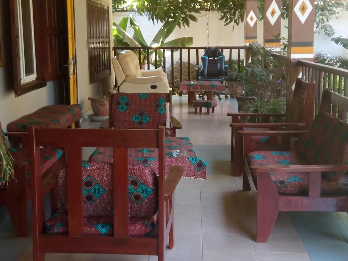 Casa Hotel Sinkiling Gambia Serrekunda Buitenkant foto