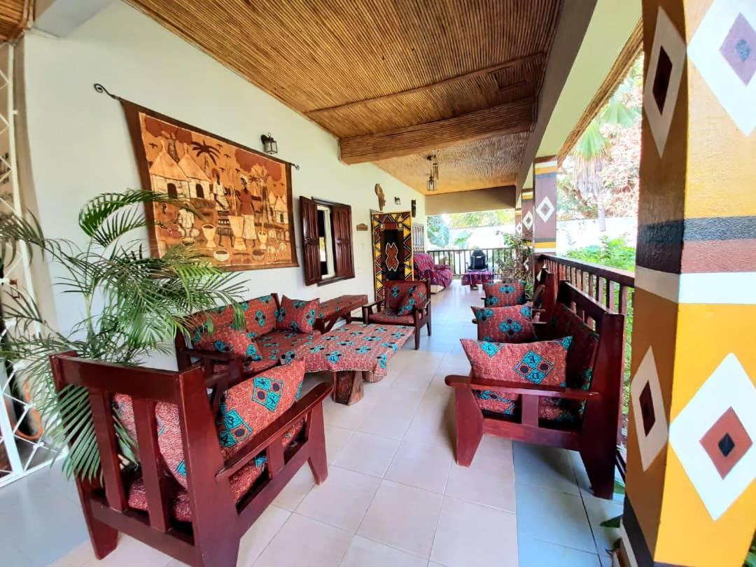 Casa Hotel Sinkiling Gambia Serrekunda Buitenkant foto