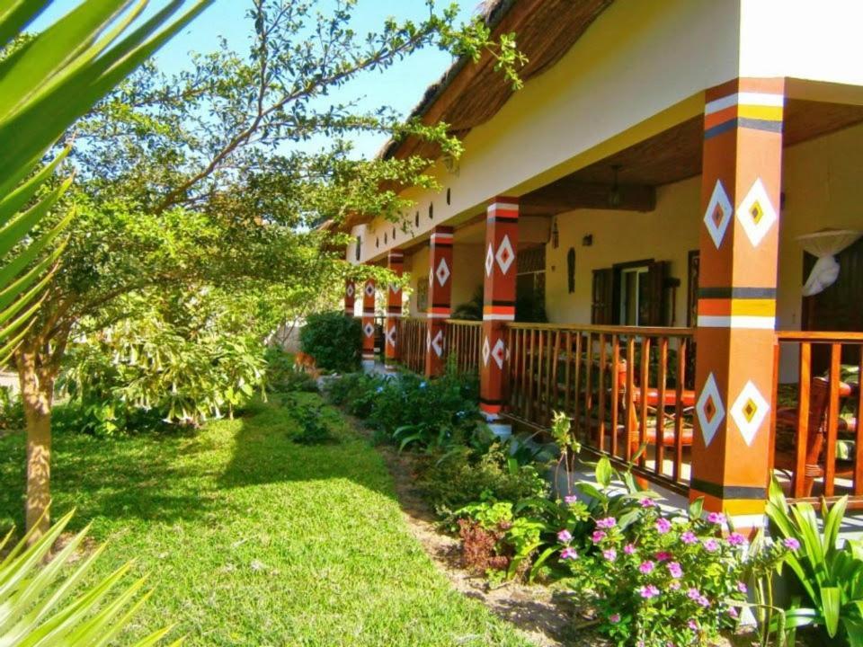 Casa Hotel Sinkiling Gambia Serrekunda Buitenkant foto