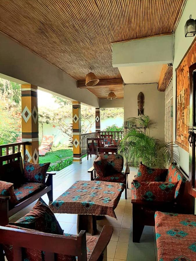 Casa Hotel Sinkiling Gambia Serrekunda Buitenkant foto