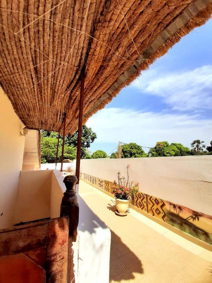 Casa Hotel Sinkiling Gambia Serrekunda Buitenkant foto