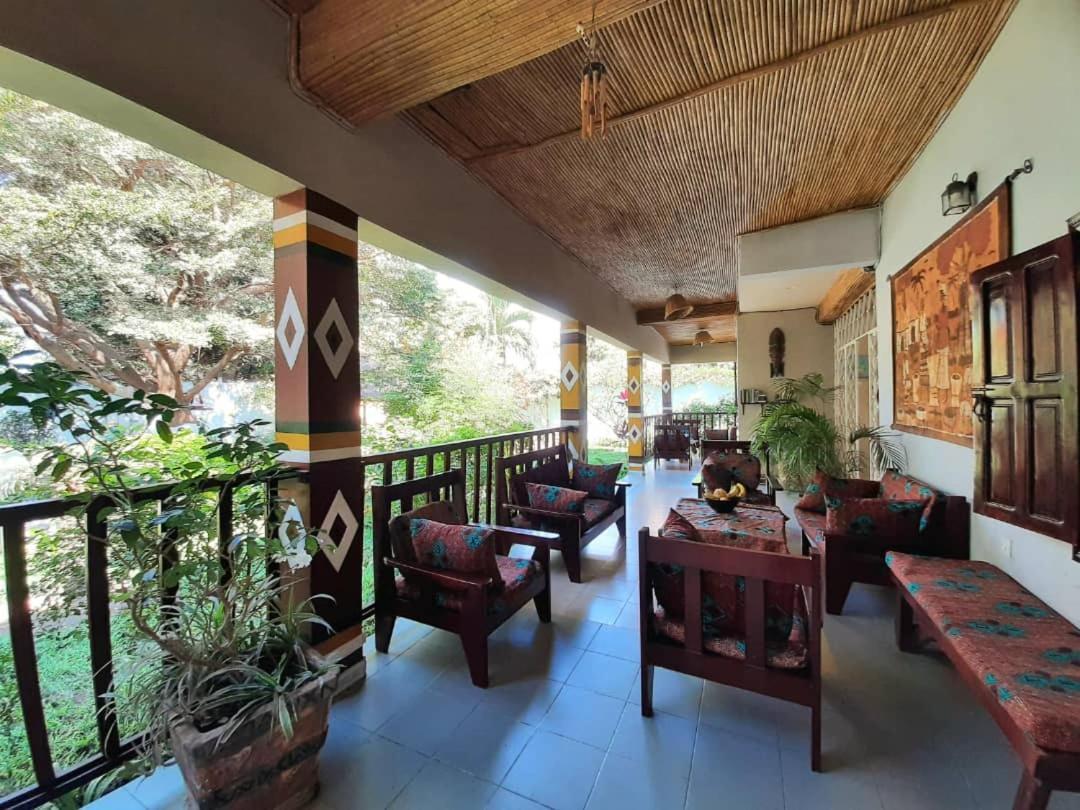 Casa Hotel Sinkiling Gambia Serrekunda Buitenkant foto