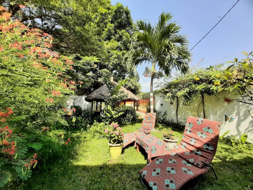 Casa Hotel Sinkiling Gambia Serrekunda Buitenkant foto
