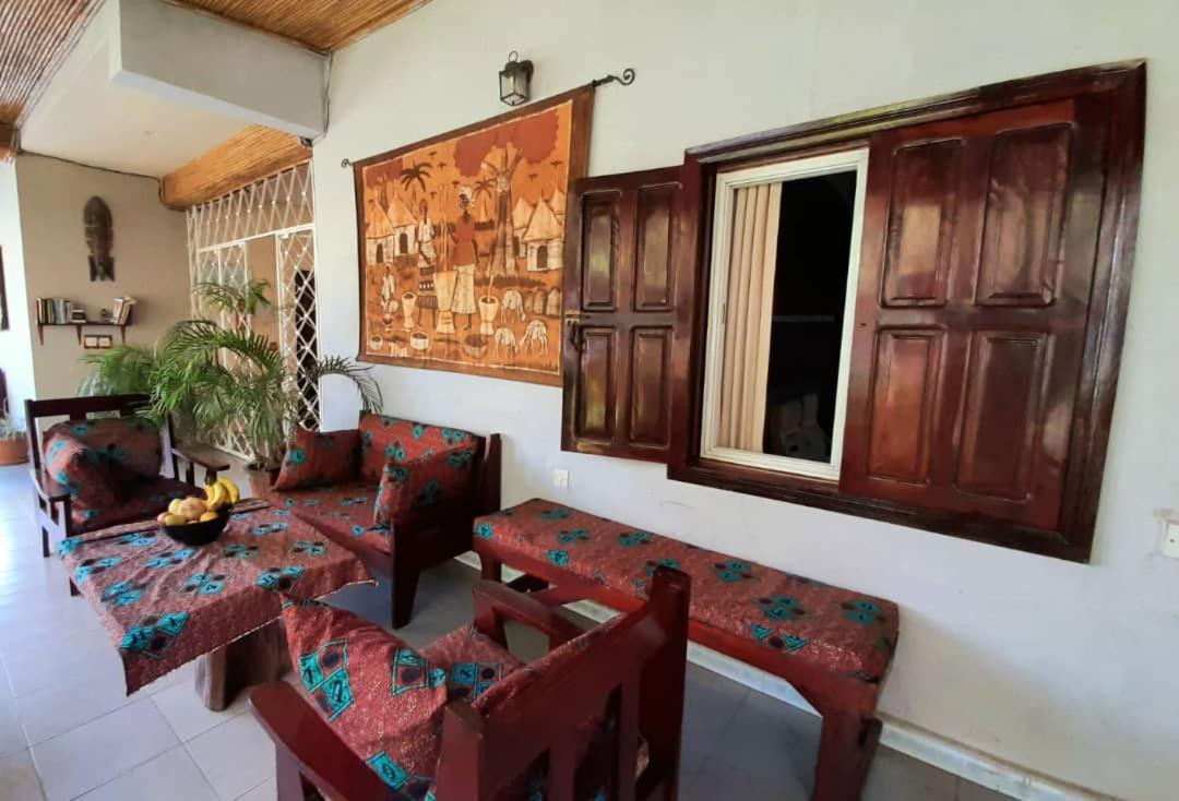 Casa Hotel Sinkiling Gambia Serrekunda Buitenkant foto