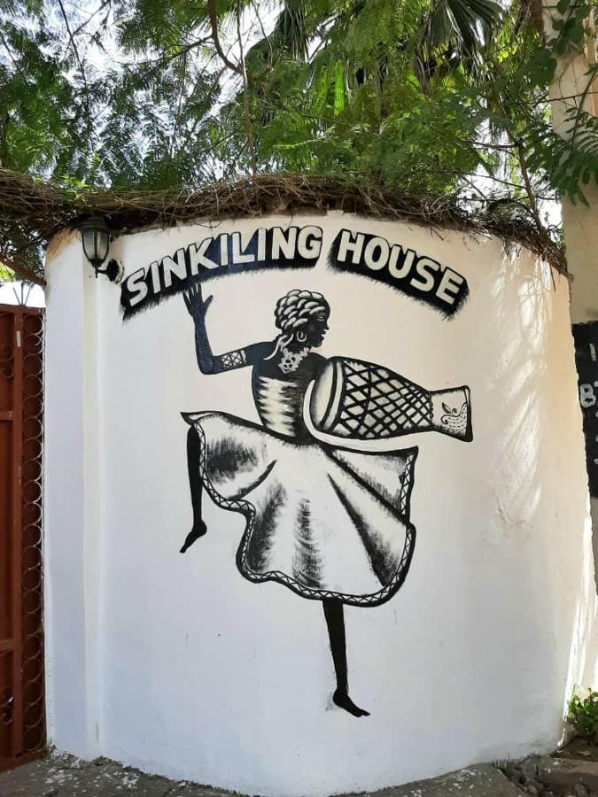 Casa Hotel Sinkiling Gambia Serrekunda Buitenkant foto