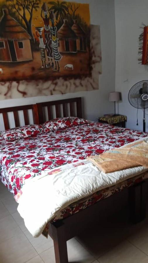 Casa Hotel Sinkiling Gambia Serrekunda Buitenkant foto