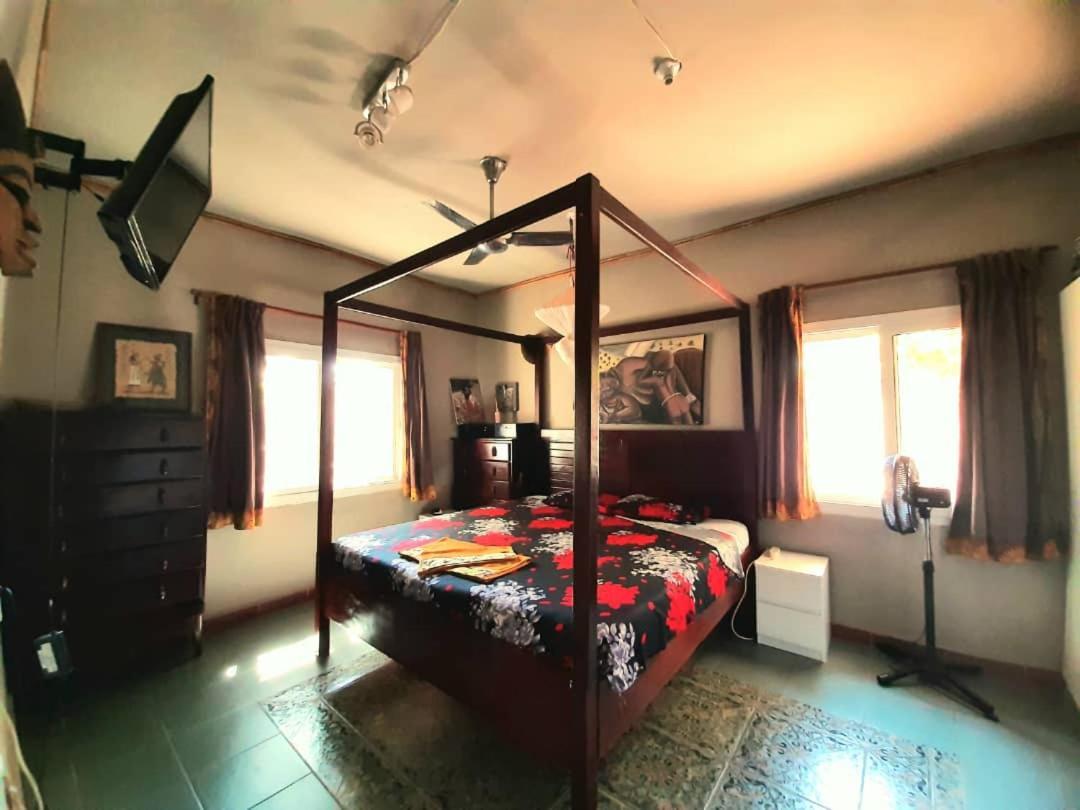 Casa Hotel Sinkiling Gambia Serrekunda Buitenkant foto