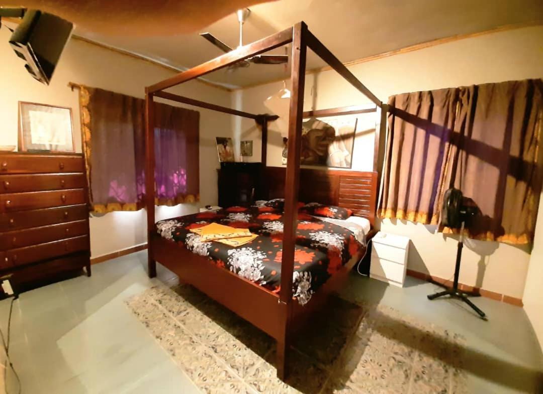 Casa Hotel Sinkiling Gambia Serrekunda Buitenkant foto