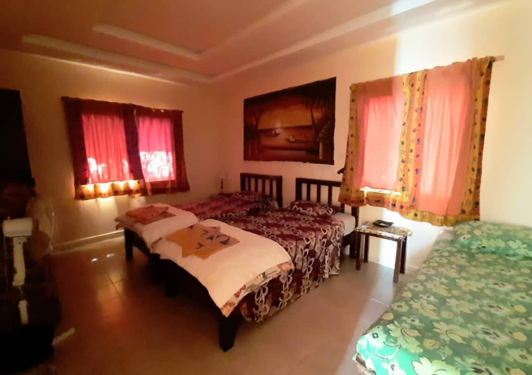 Casa Hotel Sinkiling Gambia Serrekunda Buitenkant foto