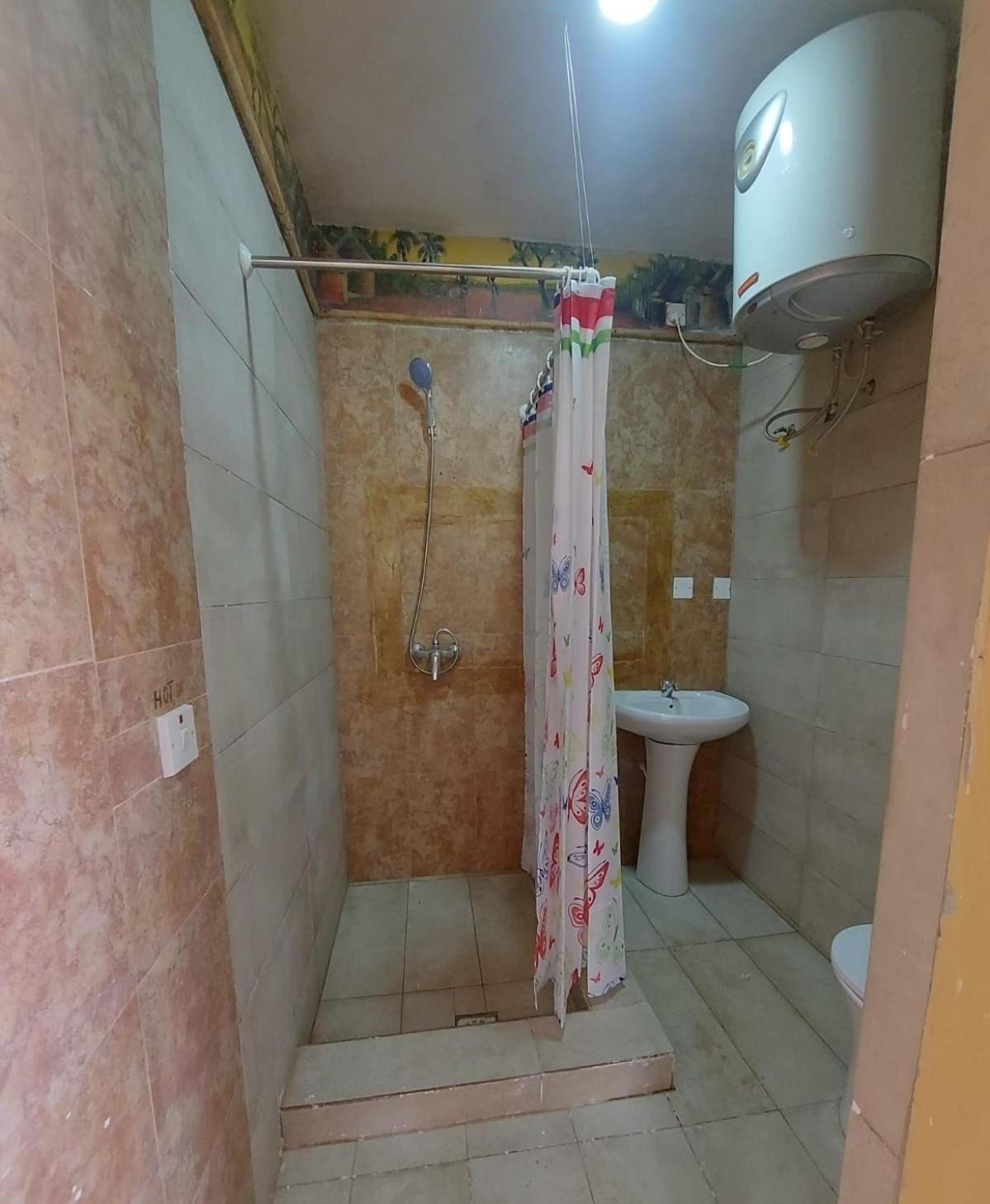 Casa Hotel Sinkiling Gambia Serrekunda Buitenkant foto